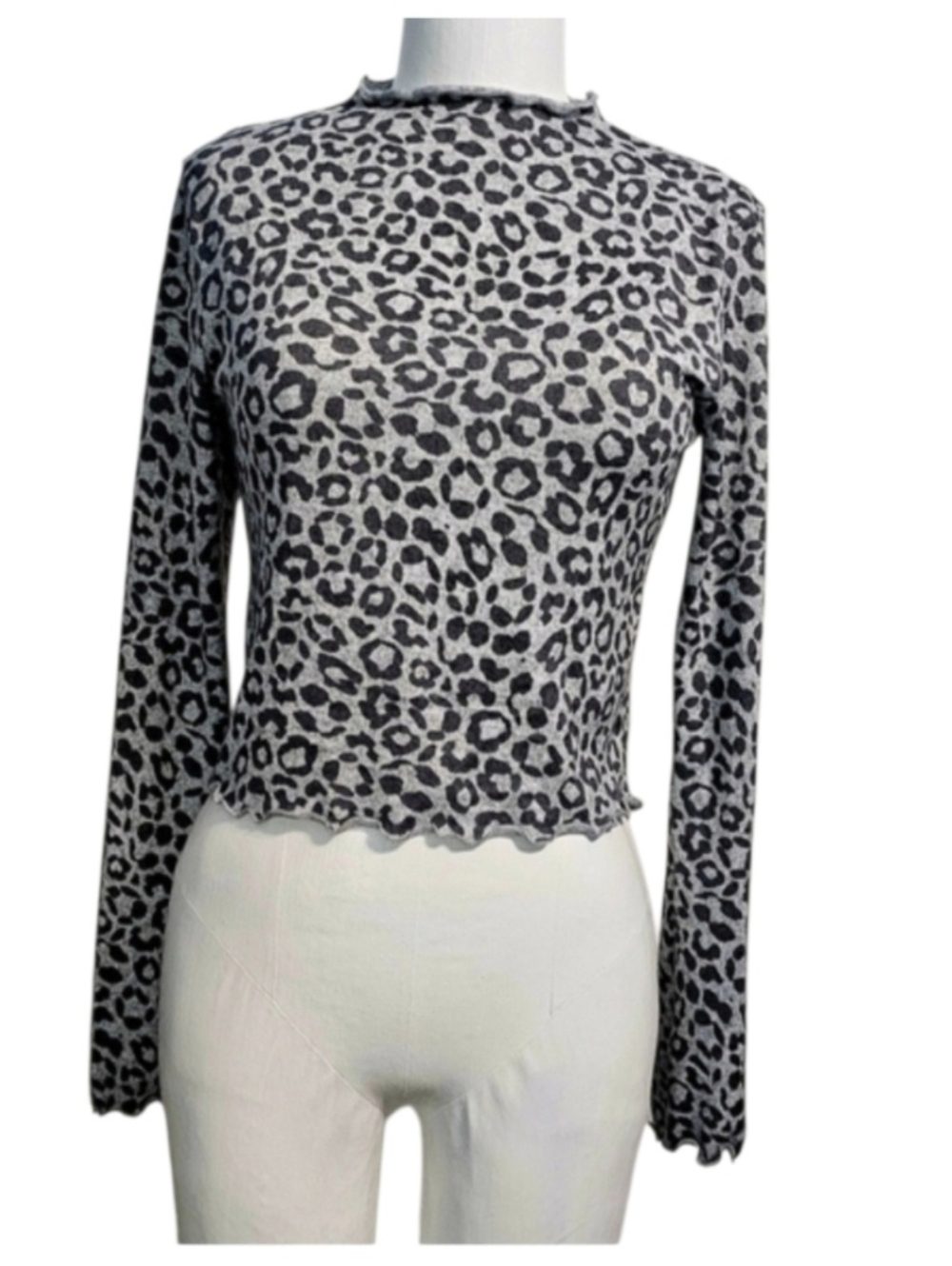 Antistar Long Sleeve Gray Animal Print Crop Mobwife Top Size Large